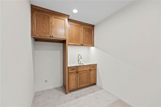 21025 W 225th Terrace, Spring Hill, KS 66083