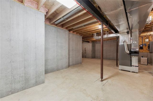 21025 W 225th Terrace, Spring Hill, KS 66083