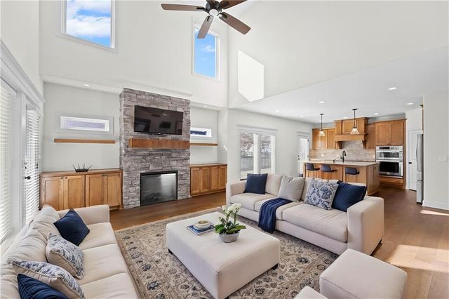 21025 W 225th Terrace, Spring Hill, KS 66083