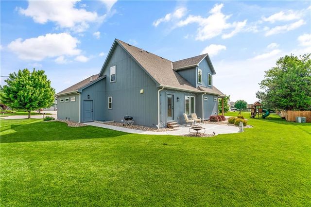 21025 W 225th Terrace, Spring Hill, KS 66083