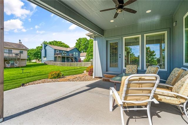 21025 W 225th Terrace, Spring Hill, KS 66083