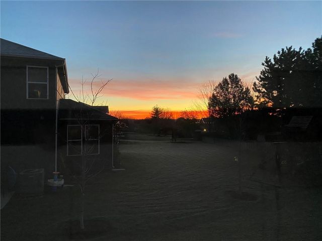 21025 W 225th Terrace, Spring Hill, KS 66083