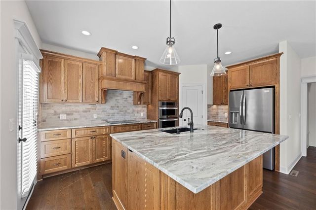 21025 W 225th Terrace, Spring Hill, KS 66083