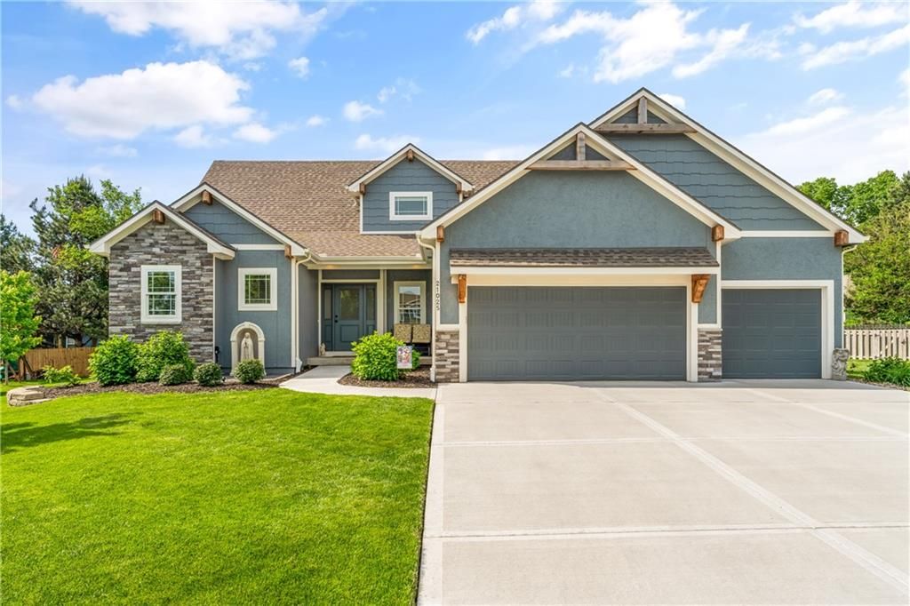 21025 W 225th Terrace, Spring Hill, KS 66083