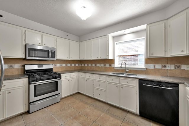 100 Harbour Town Drive, Montgomery, TX 77356