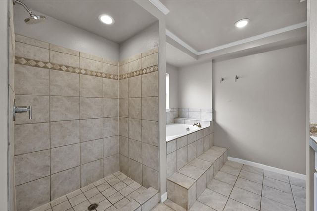 100 Harbour Town Drive, Montgomery, TX 77356