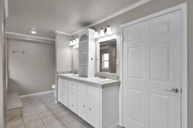 100 Harbour Town Drive, Montgomery, TX 77356