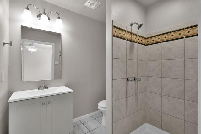 100 Harbour Town Drive, Montgomery, TX 77356