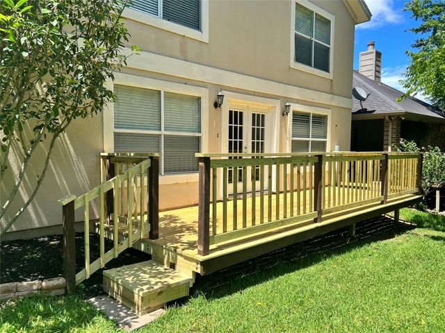100 Harbour Town Drive, Montgomery, TX 77356