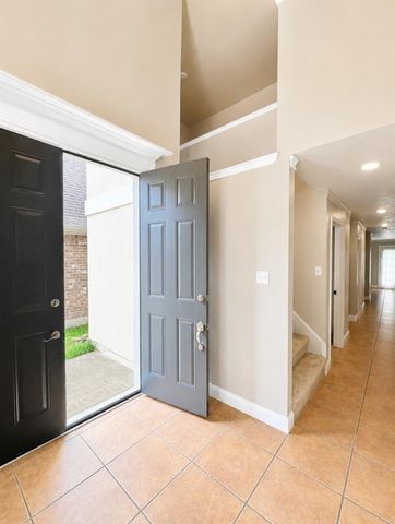 100 Harbour Town Drive, Montgomery, TX 77356