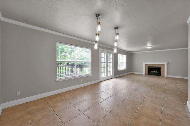 100 Harbour Town Drive, Montgomery, TX 77356