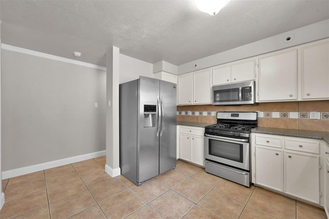 100 Harbour Town Drive, Montgomery, TX 77356