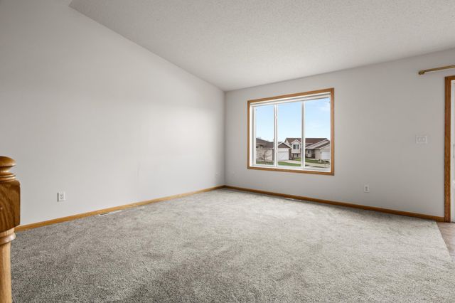 1113 39th Avenue S, Moorhead, MN 56560