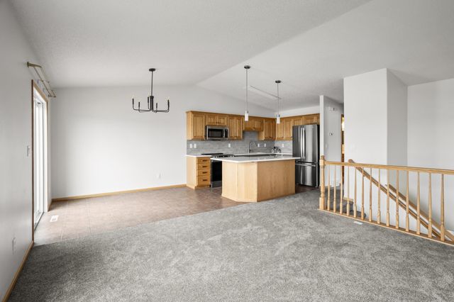 1113 39th Avenue S, Moorhead, MN 56560
