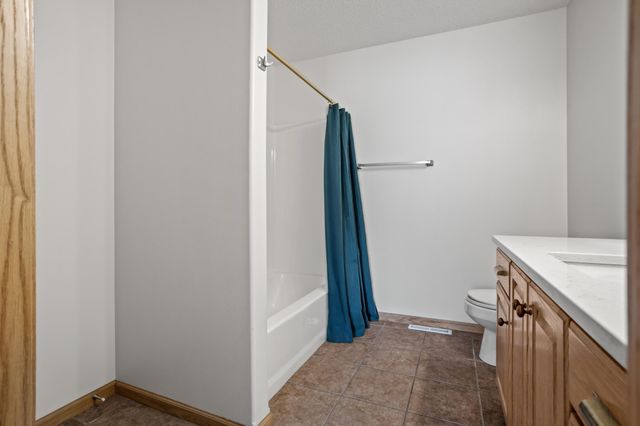 1113 39th Avenue S, Moorhead, MN 56560