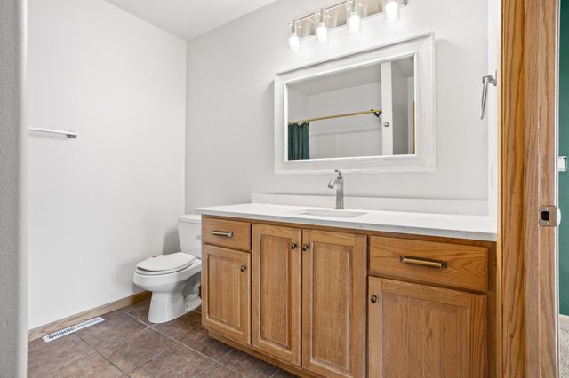 1113 39th Avenue S, Moorhead, MN 56560
