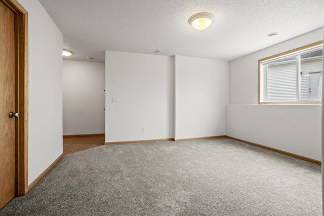1113 39th Avenue S, Moorhead, MN 56560