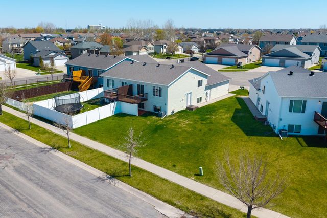 1113 39th Avenue S, Moorhead, MN 56560