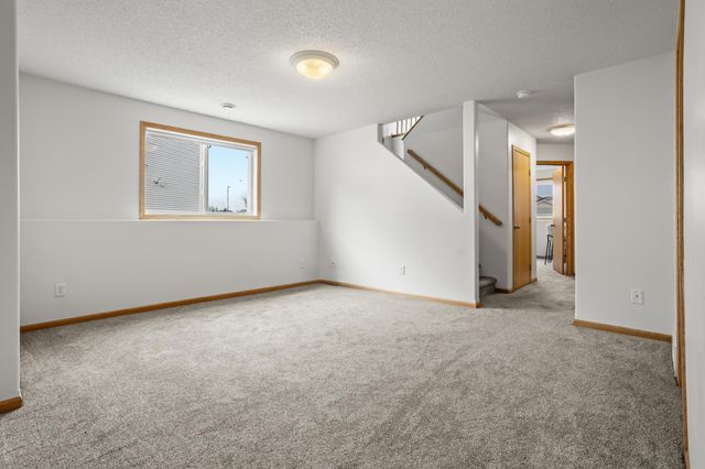 1113 39th Avenue S, Moorhead, MN 56560