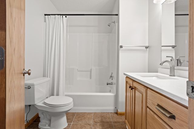 1113 39th Avenue S, Moorhead, MN 56560