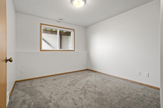 1113 39th Avenue S, Moorhead, MN 56560