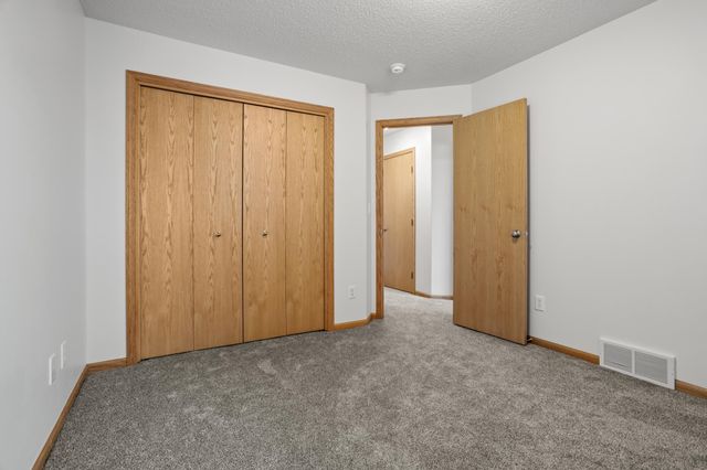1113 39th Avenue S, Moorhead, MN 56560