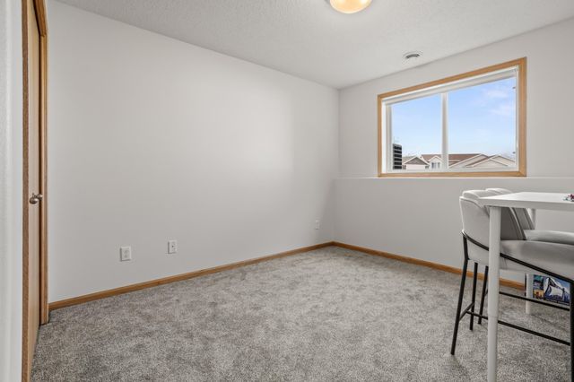 1113 39th Avenue S, Moorhead, MN 56560