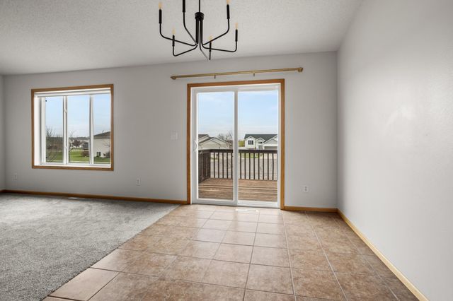 1113 39th Avenue S, Moorhead, MN 56560