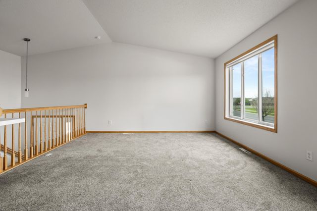1113 39th Avenue S, Moorhead, MN 56560