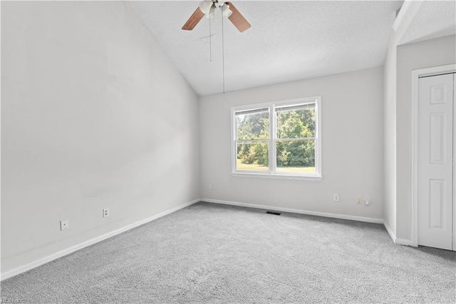 25 Hollis Wood DR, Hampton, VA 23666