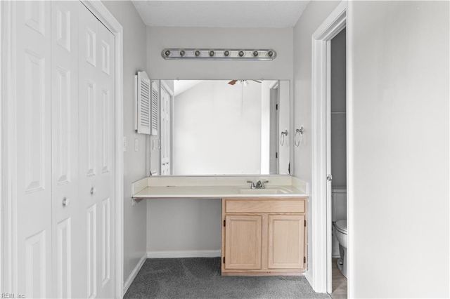25 Hollis Wood DR, Hampton, VA 23666