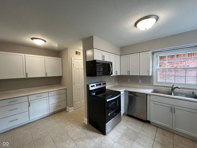 4944 Windridge Drive, Indianapolis, IN 46226