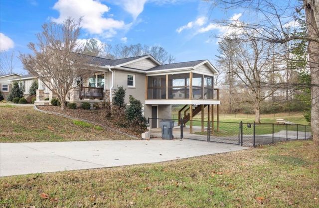 300 DeKalb St, Mcminnville, TN 37110