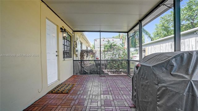 1007 N 31st Rd, Hollywood, FL 33021