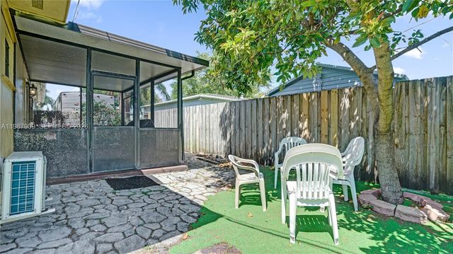 1007 N 31st Rd, Hollywood, FL 33021