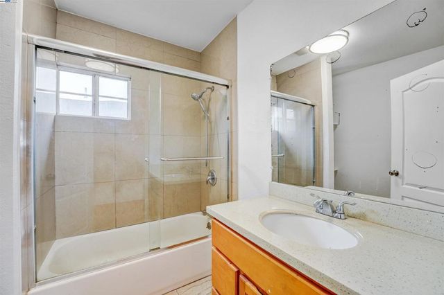 1502 56Th Ave, Oakland, CA 94621