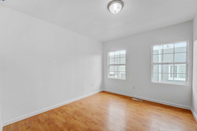 1502 56Th Ave, Oakland, CA 94621