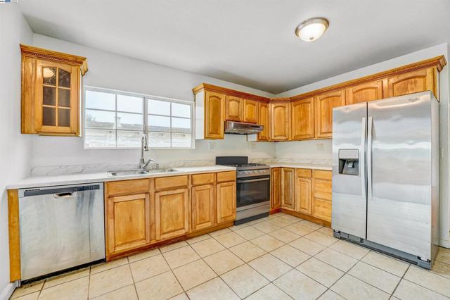 1502 56Th Ave, Oakland, CA 94621