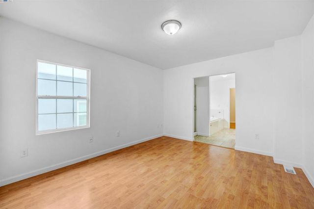 1502 56Th Ave, Oakland, CA 94621