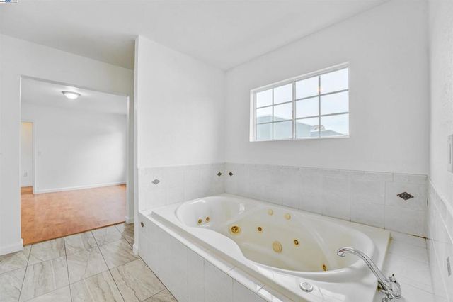 1502 56Th Ave, Oakland, CA 94621