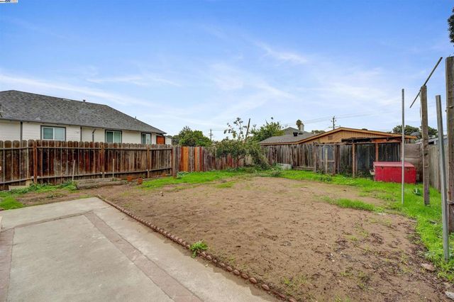 1502 56Th Ave, Oakland, CA 94621
