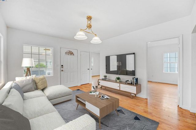 1502 56Th Ave, Oakland, CA 94621