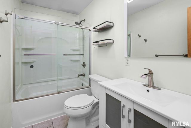 4017 W 13TH Street, Davenport, IA 52804