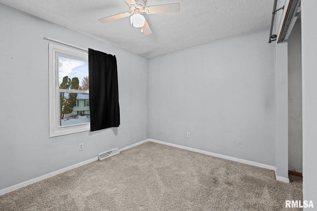 4017 W 13TH Street, Davenport, IA 52804