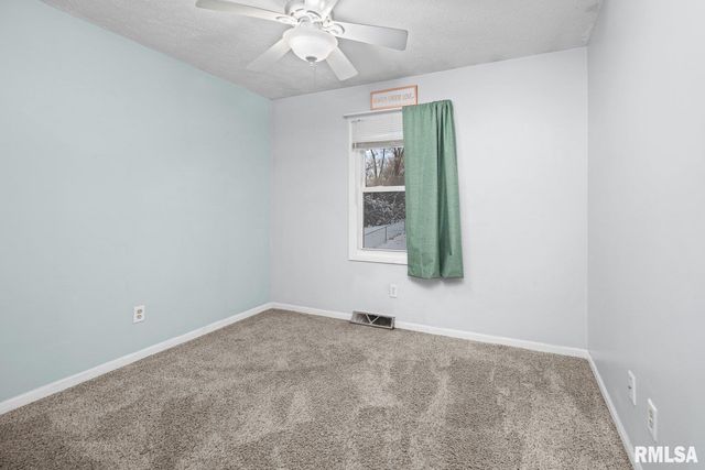 4017 W 13TH Street, Davenport, IA 52804