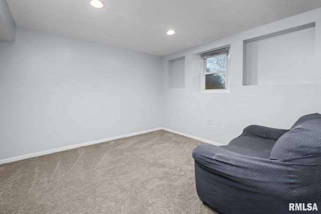 4017 W 13TH Street, Davenport, IA 52804