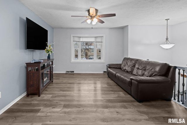 4017 W 13TH Street, Davenport, IA 52804