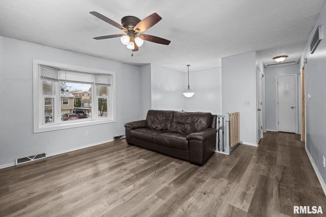 4017 W 13TH Street, Davenport, IA 52804