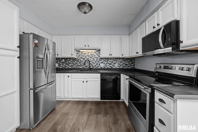 4017 W 13TH Street, Davenport, IA 52804