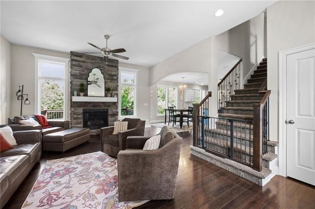 12621 CHARLOTTE Street, Kansas City, MO 64146